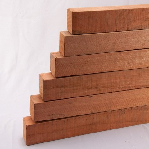 Caibro Saligna Bruto 8,3x8,3x396cm Madvei